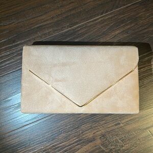 BRAND NEW Nude clutch🎀